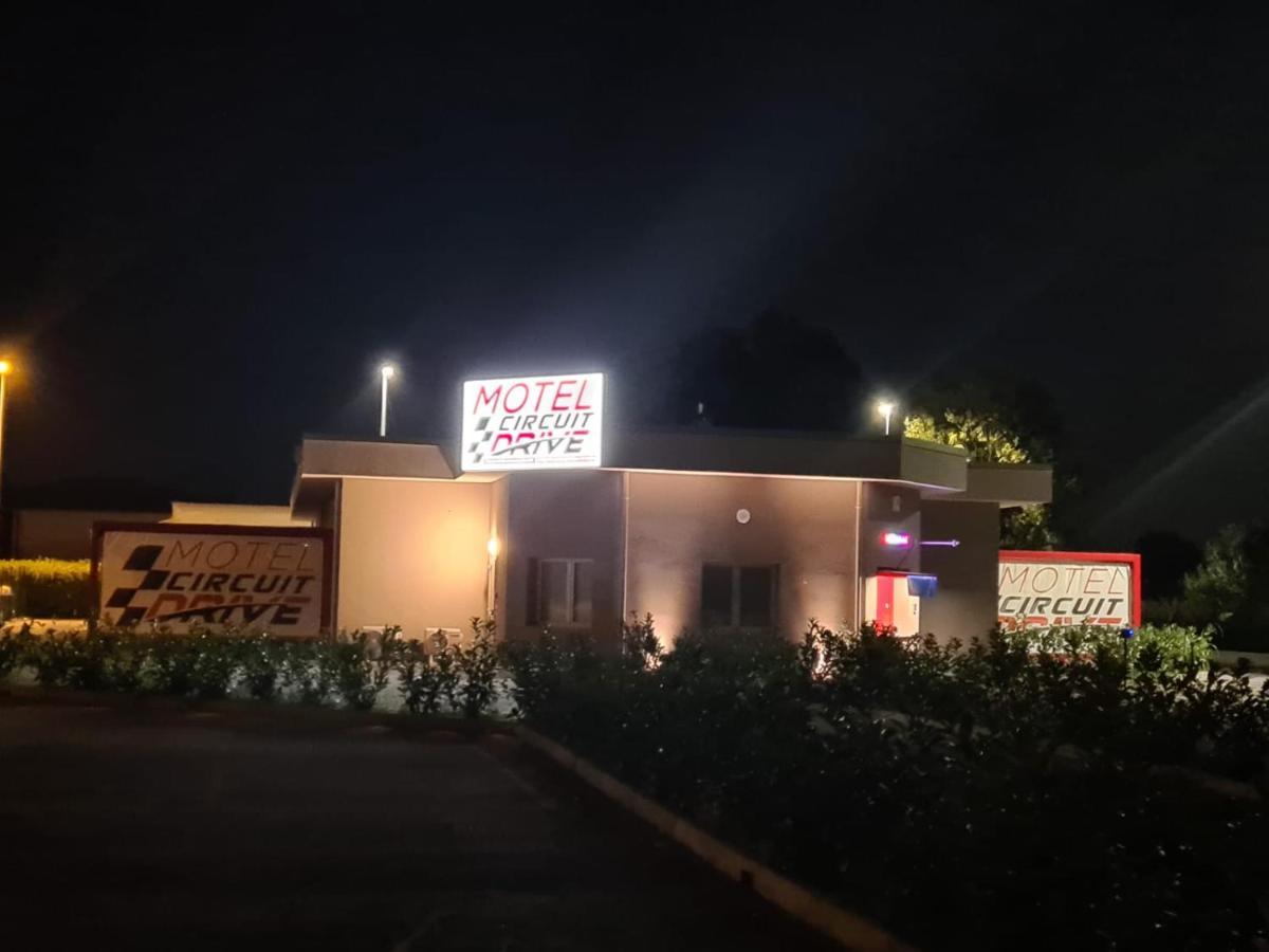 Motel Circuit Drive Cingia De' Botti Zewnętrze zdjęcie
