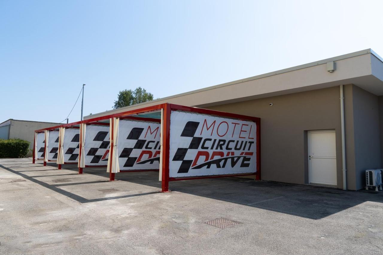 Motel Circuit Drive Cingia De' Botti Zewnętrze zdjęcie